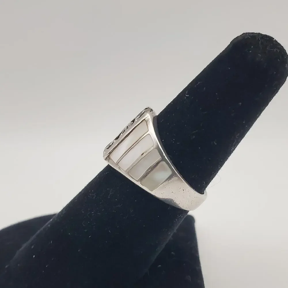 925 Sterling Silver Vintage Real MOP & Round-Cut CZ Ring Size 7